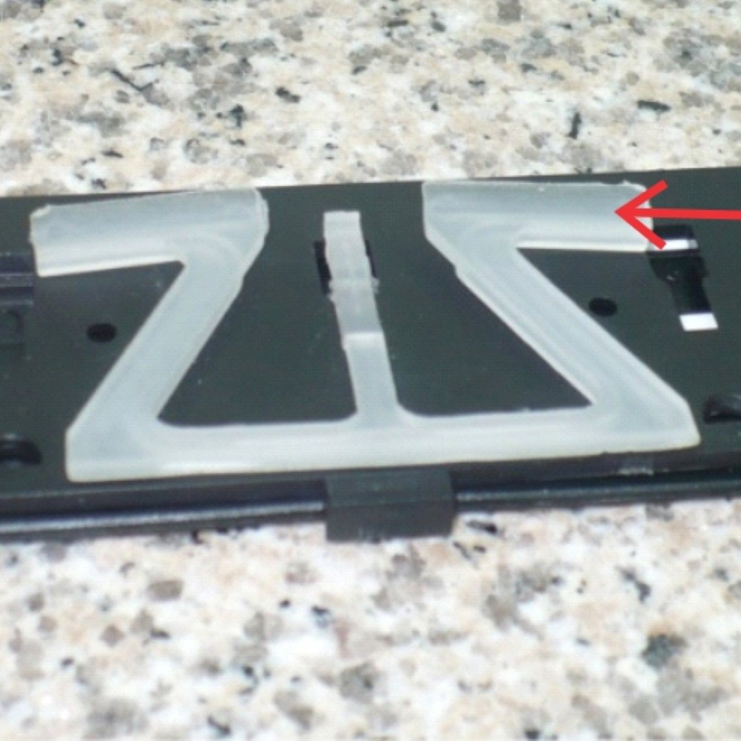 CUADRADO B100 clip zeta hablador con ficha