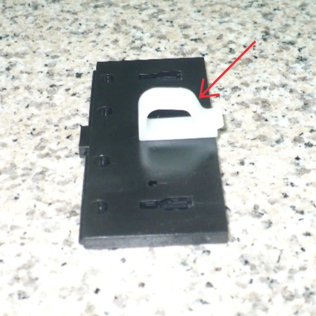 CUADRADO B108 clip para bordes con ficha